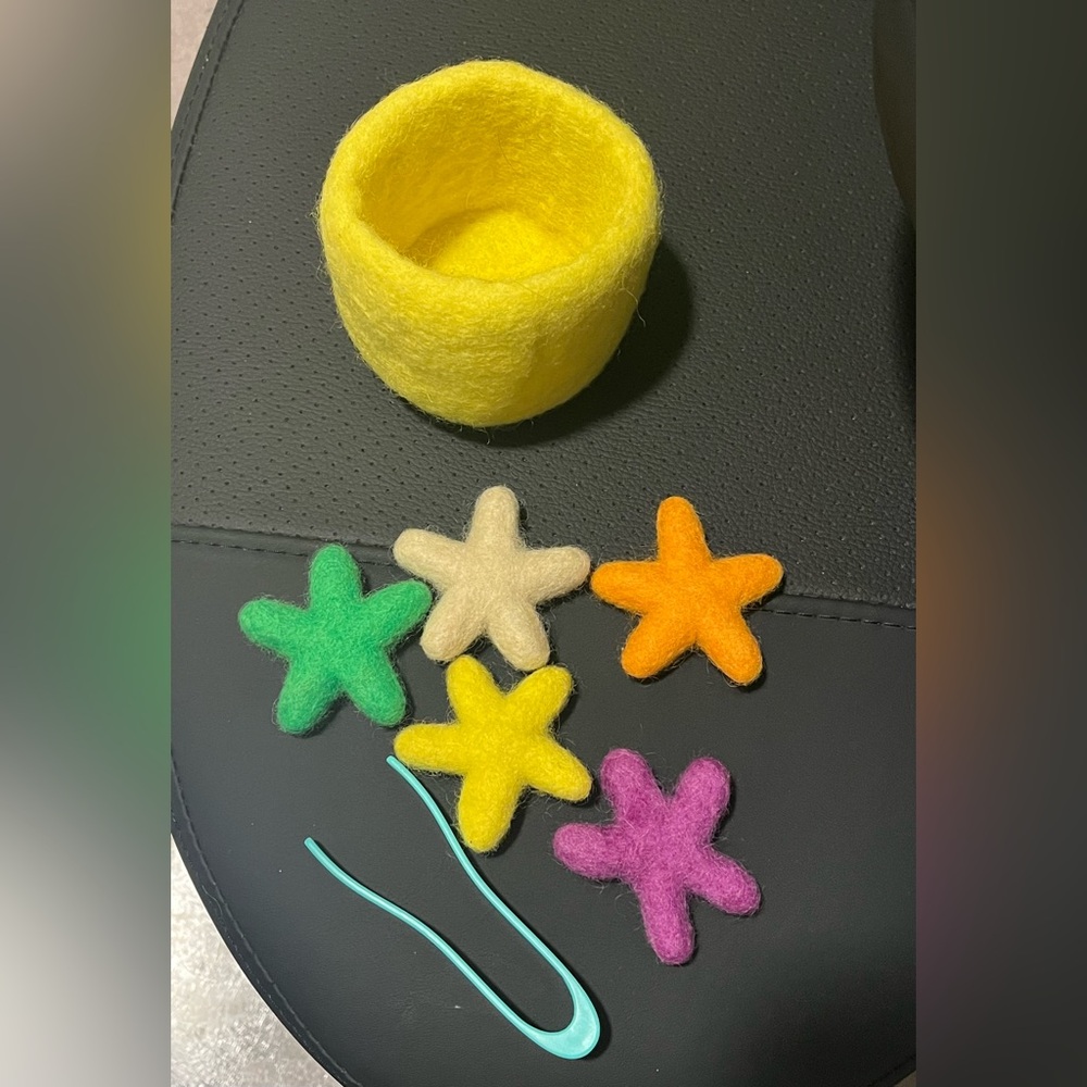 Lovevery Transfer Tweezers & Felt Stars